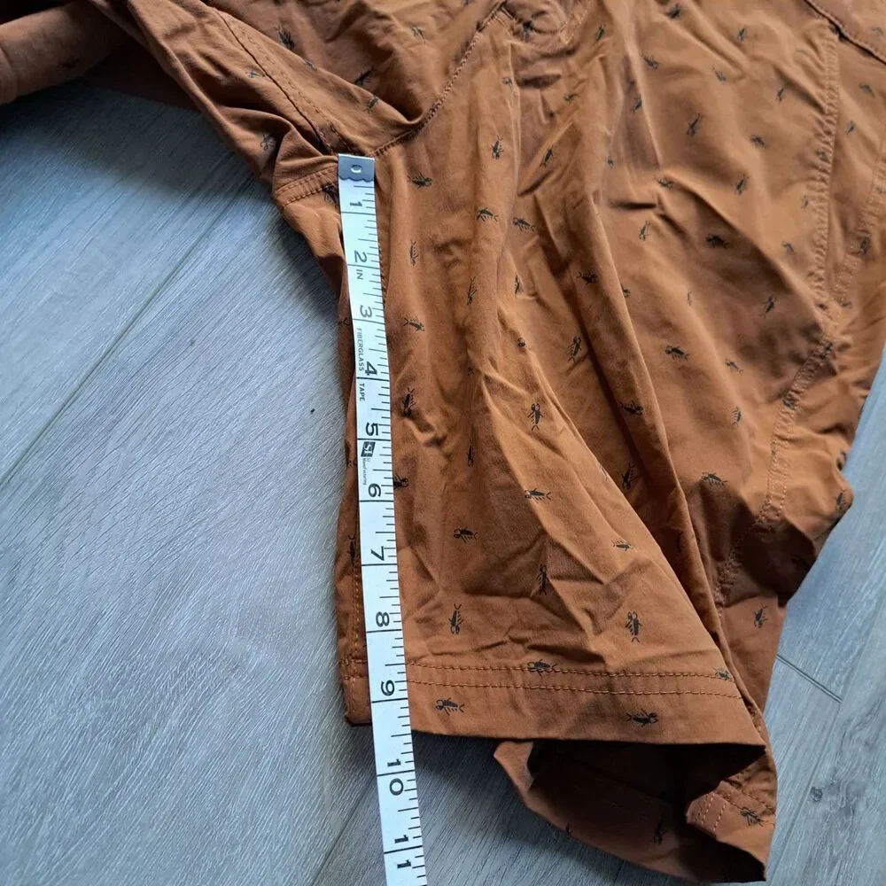 Eddie Bauer Travex Shorts Men’s‎ 33 Brown Fish Graphics Chino Nylon Spandex